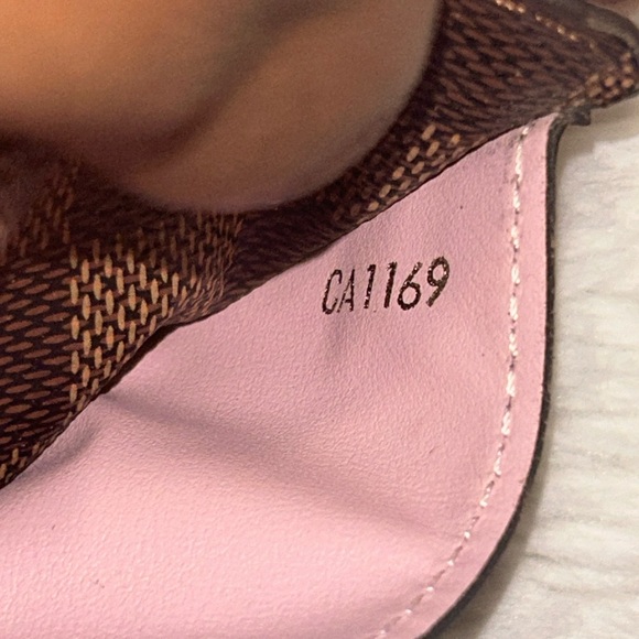 Louis Vuitton Damier Ebene Sarah Wallet - Picture 3 of 16